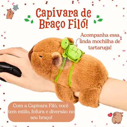 Pulseira Capivara de Pelúcia