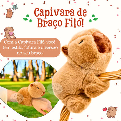 Pulseira Capivara de Pelúcia