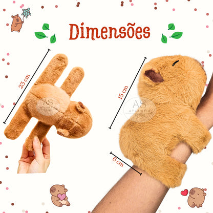 Pulseira Capivara de Pelúcia