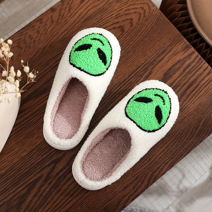 Pantufas Home Shoes: Green Alien Edition