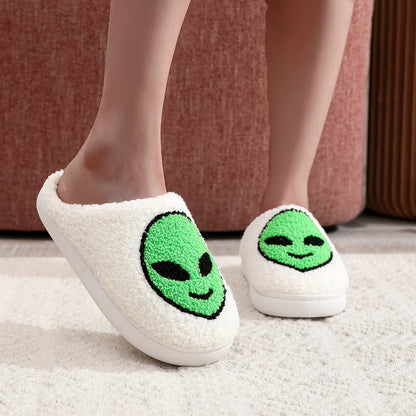 Pantufas Home Shoes: Green Alien Edition