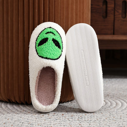 Pantufas Home Shoes: Green Alien Edition