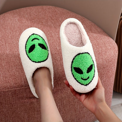 Pantufas Home Shoes: Green Alien Edition