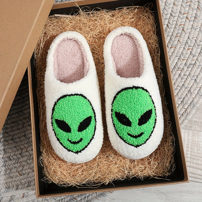 Pantufas Home Shoes: Green Alien Edition