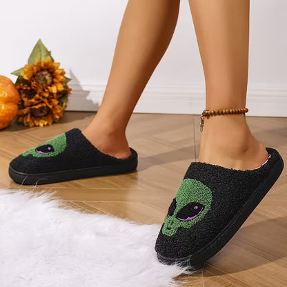 Pantufas Home Shoes: Green Alien Edition
