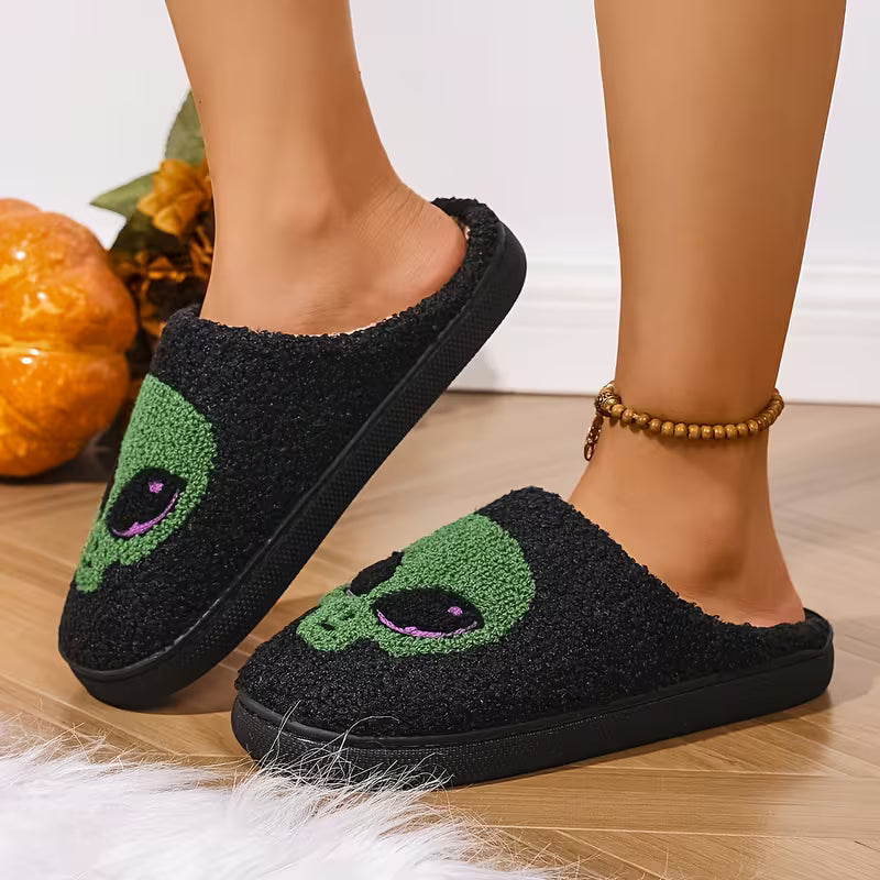 Pantufas Home Shoes: Green Alien Edition