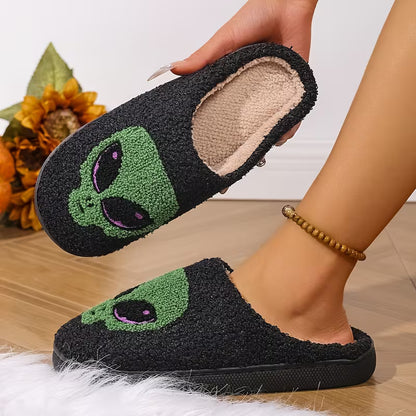Pantufas Home Shoes: Green Alien Edition